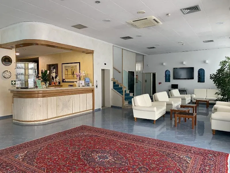 Hotel Nord Est Каттолика