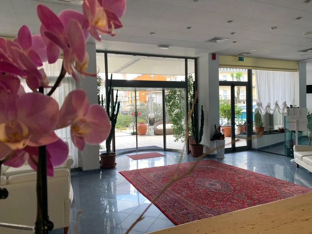Hotel Nord Est Каттолика
